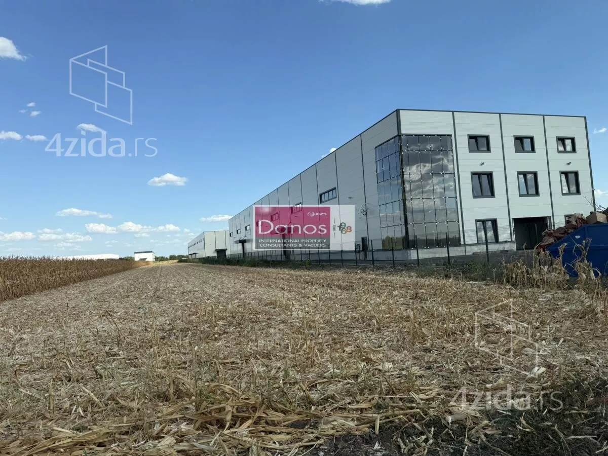 Poslovni prostor · 2100 m² · Stara Pazova