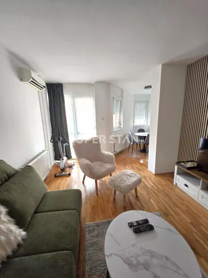 Nedeljka Gvozdenovića | 4zida.rs