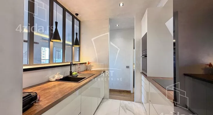 Petosoban stan | 4zida