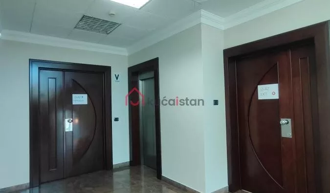 Poslovna zgrada | 4zida