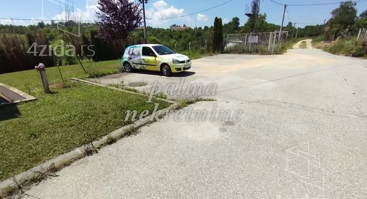 Poslovna zgrada | 4zida