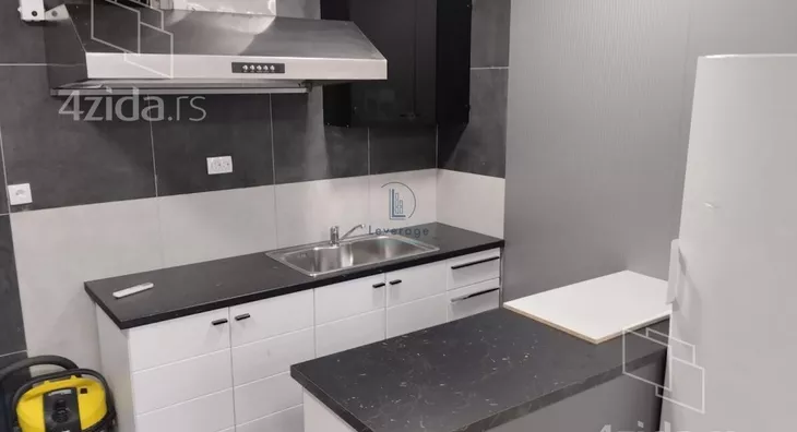 Šestosoban stan | 4zida