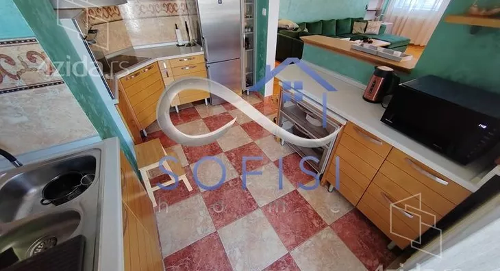 Četvoroiposoban stan | 4zida