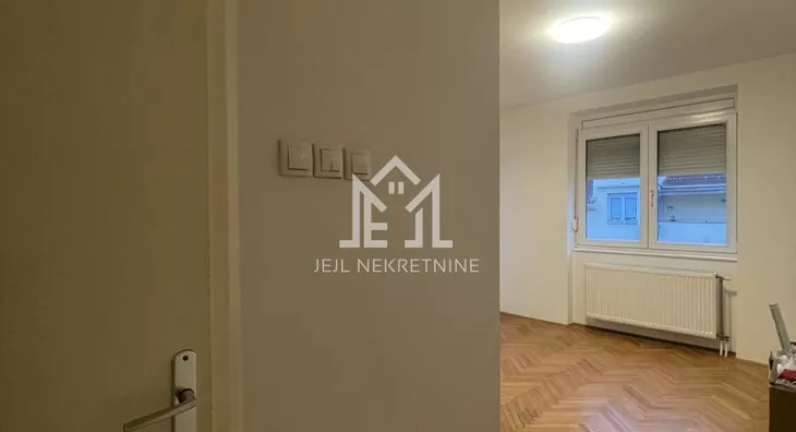 Šestosoban stan | 4zida
