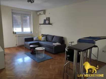 ŽELEZNIČKA | 4zida.rs