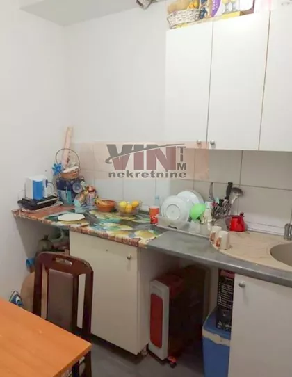 16.OKTOBRA | 4zida.rs