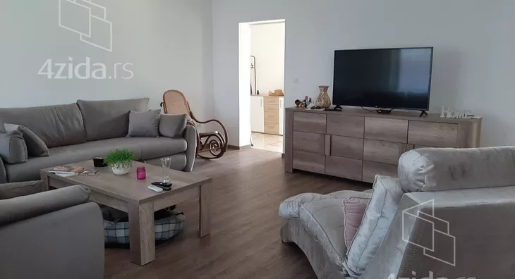 5-etažna kuća | 4zida