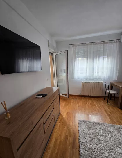 Srđana Kneževića | 4zida.rs