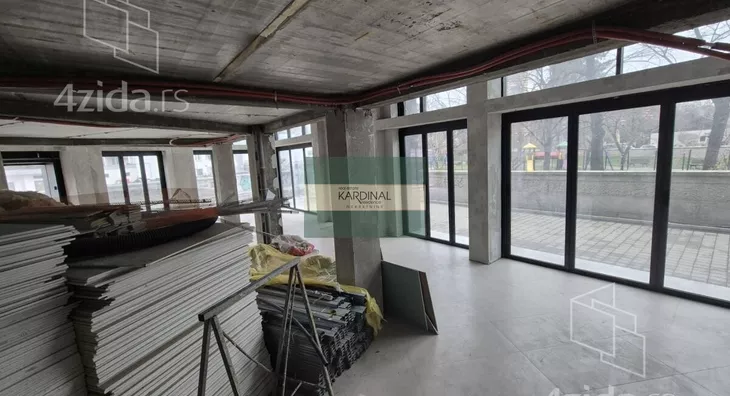 Poslovni prostor | 4zida