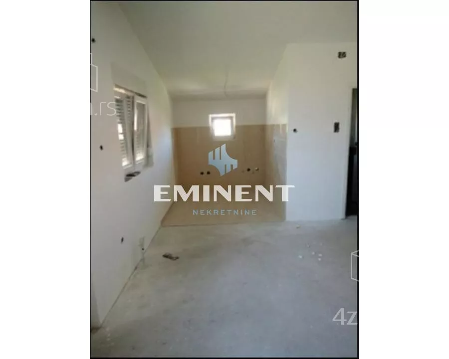 Poslovna zgrada | 4zida