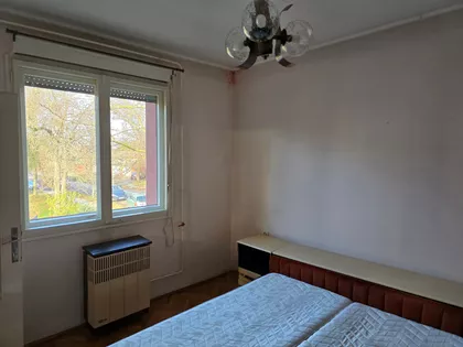 Pesnička 12 | 4zida.rs