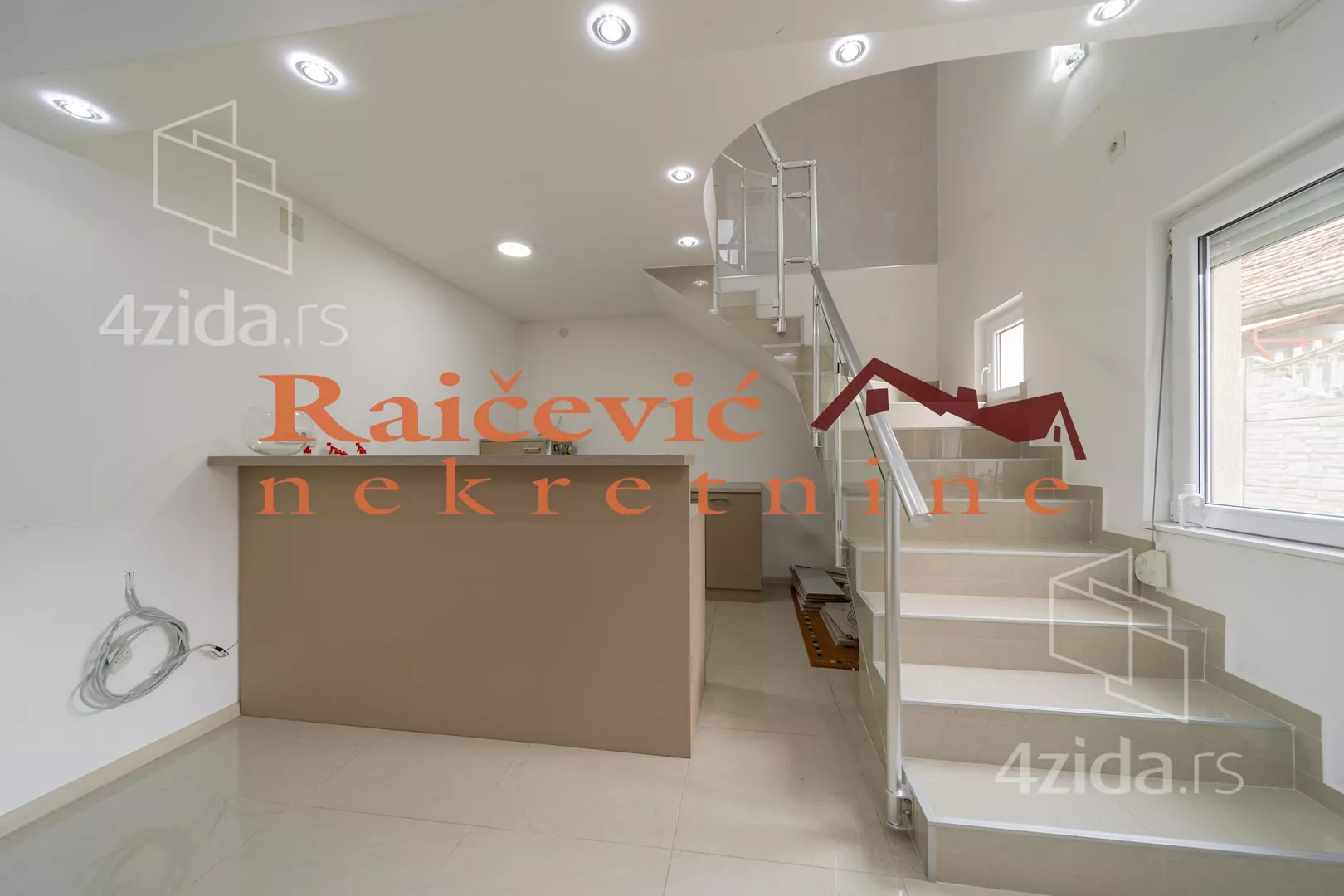 Poslovni prostor | 4zida