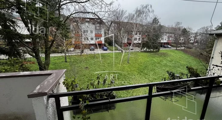 Šestosoban stan | 4zida