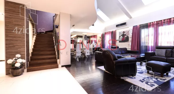 Šestosoban stan | 4zida