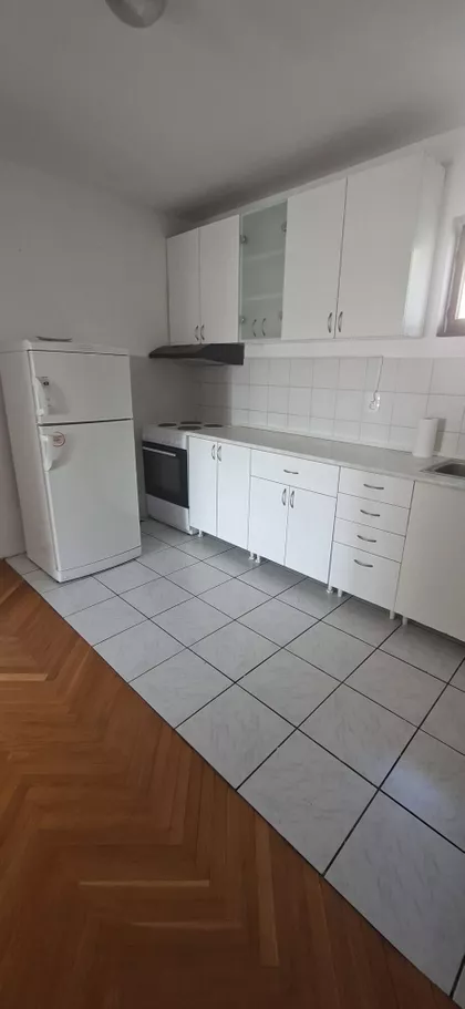 Božićna | 4zida.rs