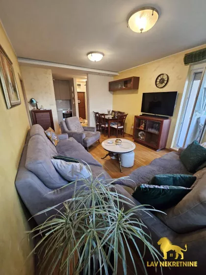 ZMAJ OGNJENA VUKA | 4zida.rs