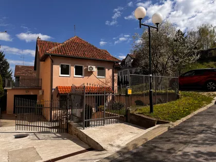 Džona Frotingama | 4zida.rs