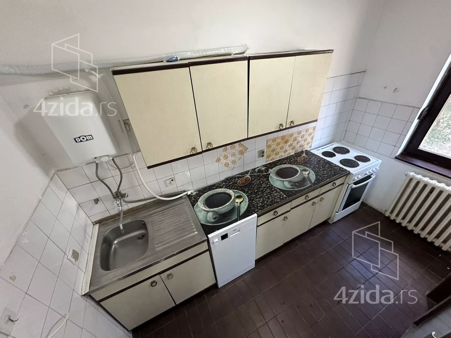 Troiposoban stan | 4zida