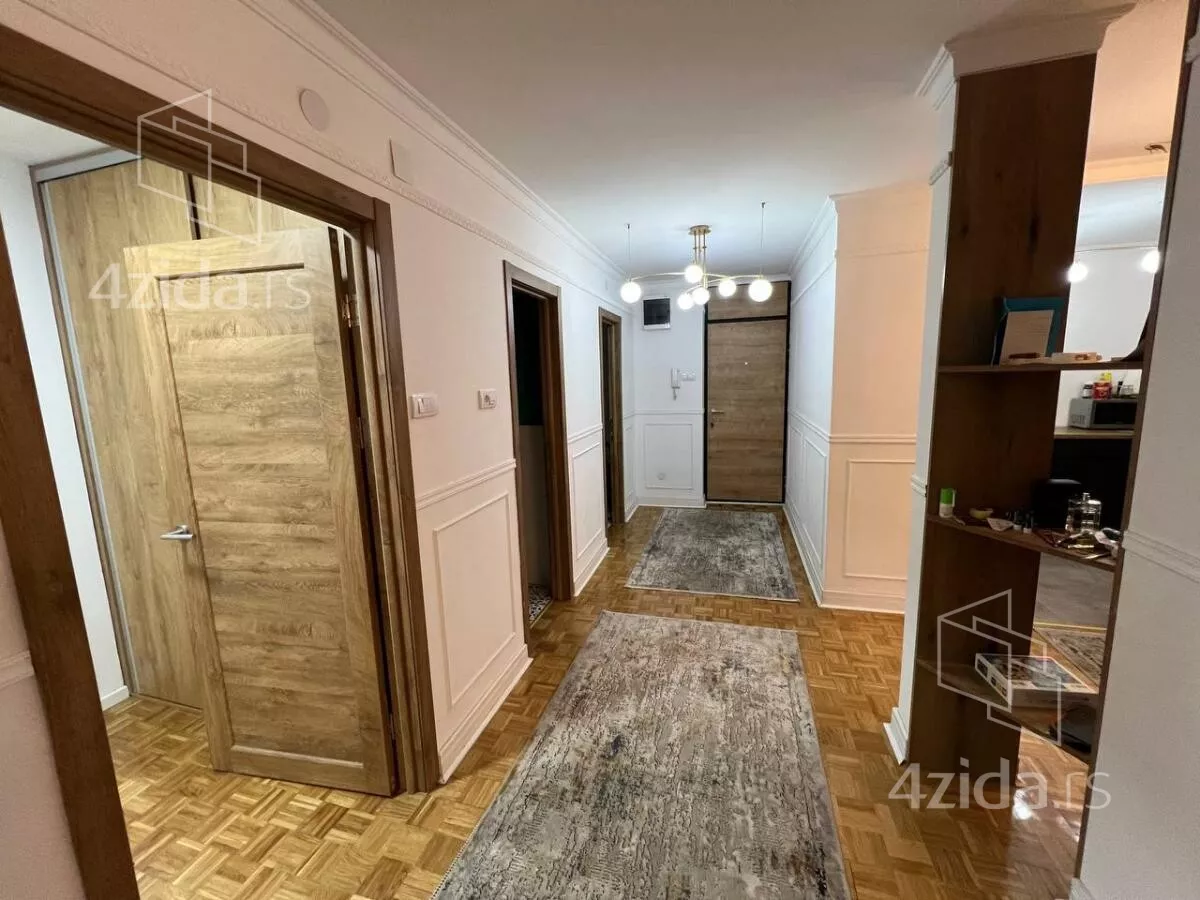 Troiposoban stan | 4zida