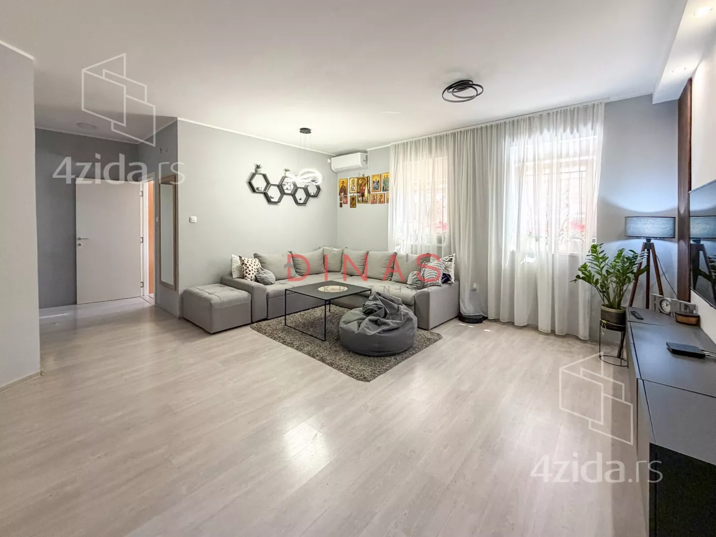 Trosoban stan | 4zida