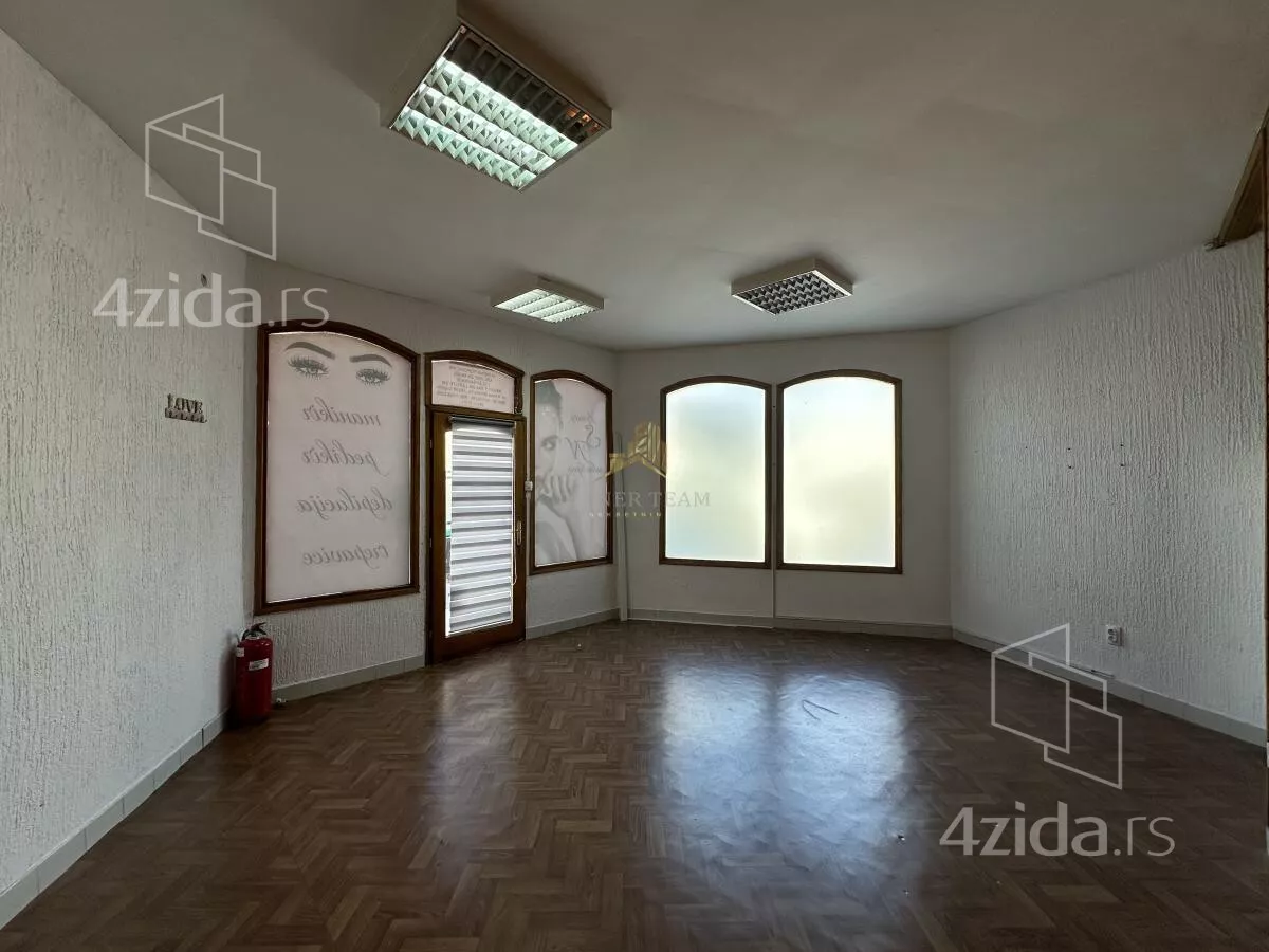Poslovni prostor | 4zida