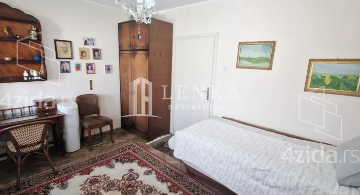 Četvoroiposoban stan | 4zida