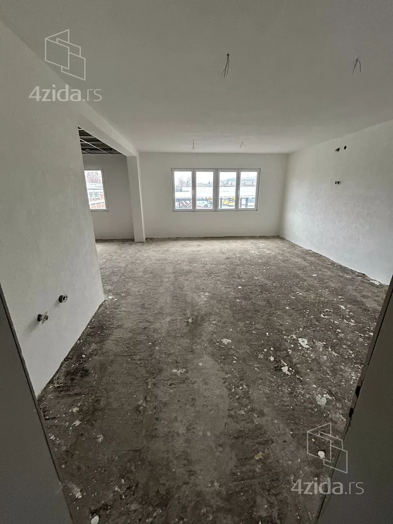 Poslovna zgrada | 4zida