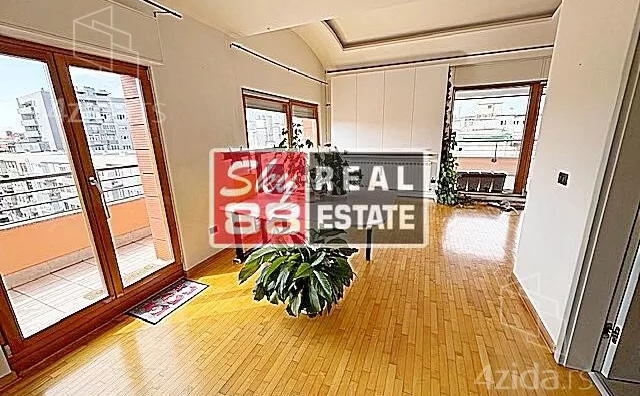 Šestoiposoban stan | 4zida