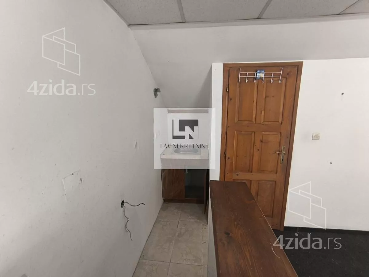 Lokal | 4zida