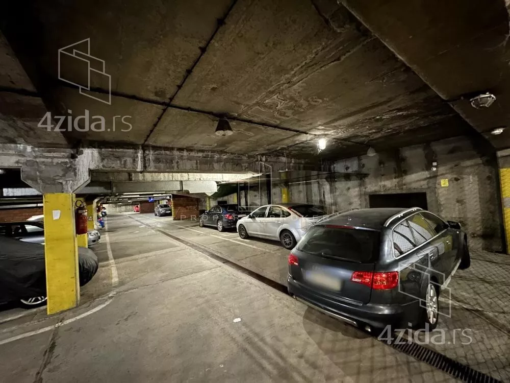 Garaža | 4zida