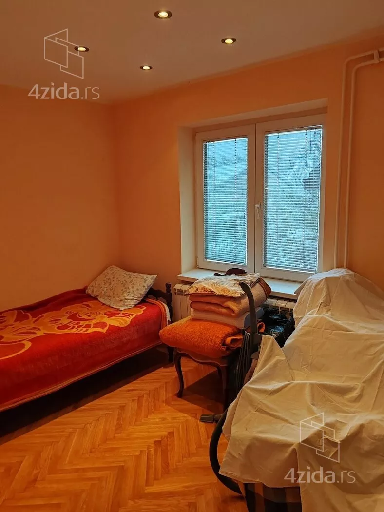 Šestosoban stan | 4zida