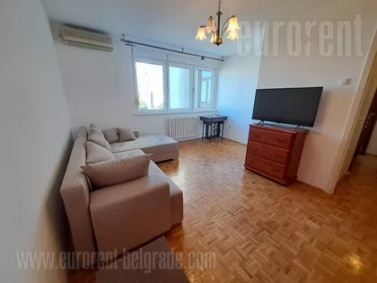 CRVENI KRST | 4zida.rs