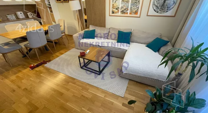 Četvorosoban stan | 4zida