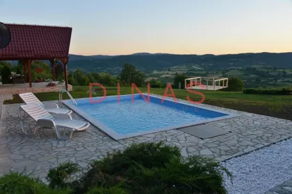 Velike Pčelice | 4zida.rs