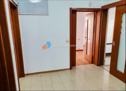 Autokomanda | 4zida.rs