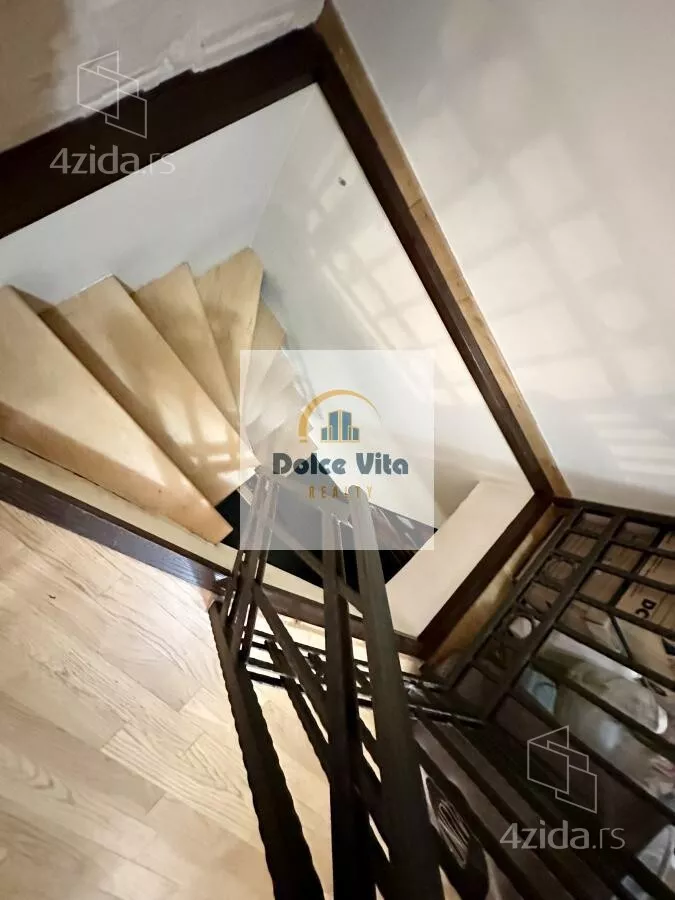 Šestosoban stan | 4zida