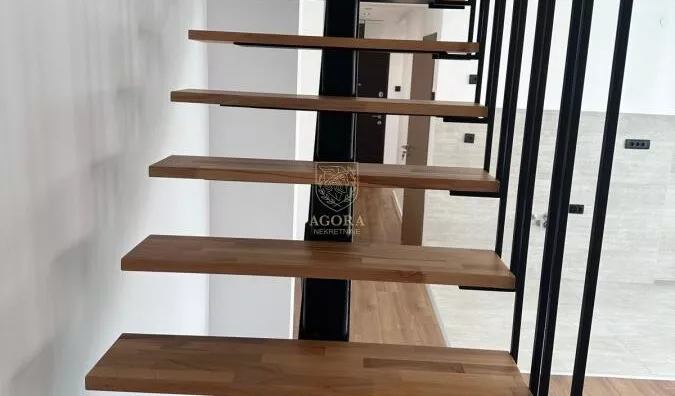 Četvoroiposoban stan | 4zida