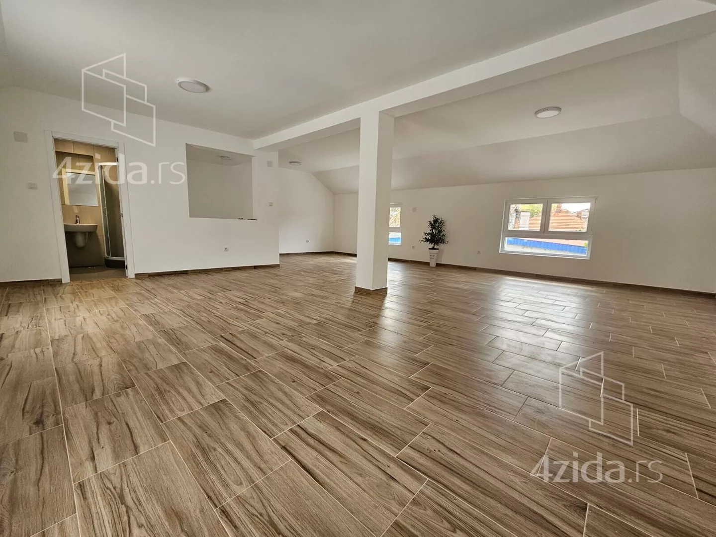 Poslovni prostor | 4zida