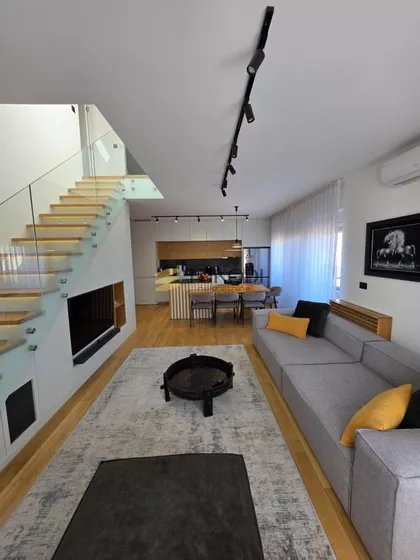 Grčića Milenka | 4zida.rs