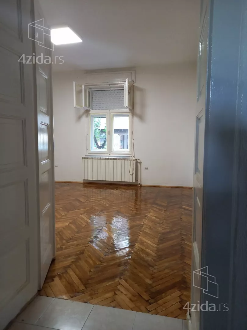 Šestosoban stan | 4zida