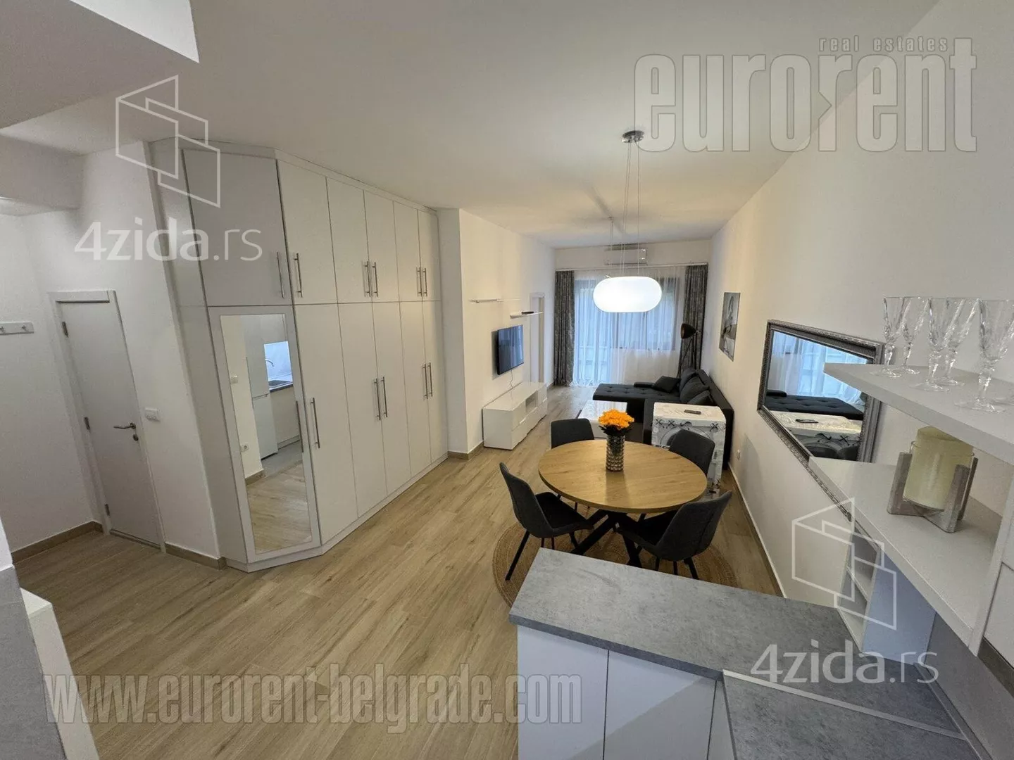 Jednoiposoban stan | 4zida