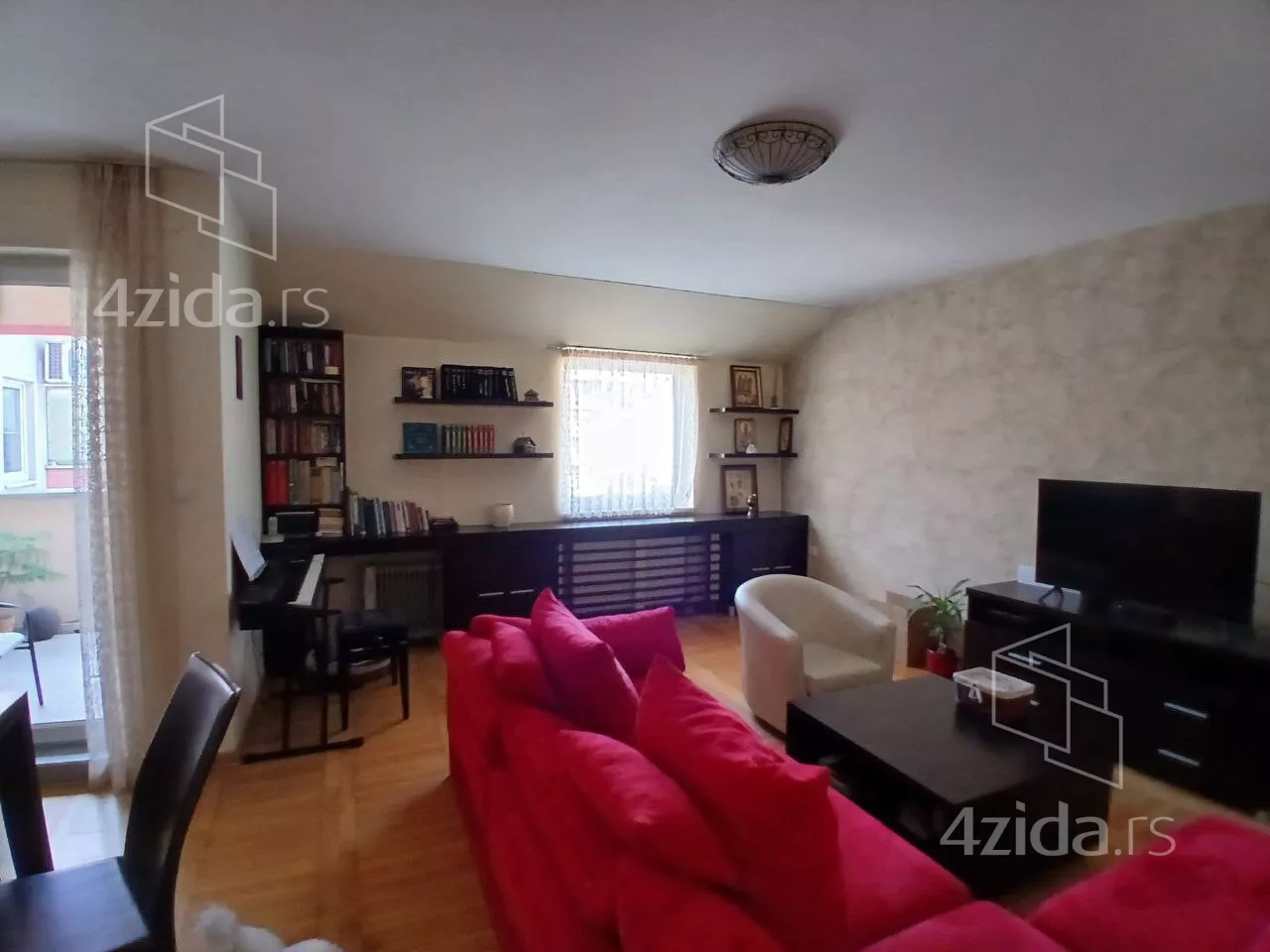 Petosoban stan | 4zida