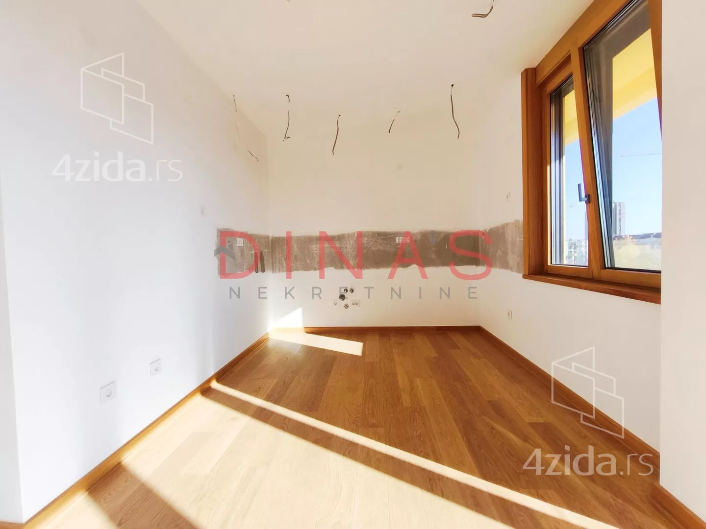 Četvoroiposoban stan | 4zida