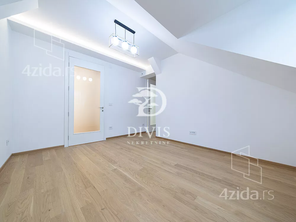 Četvoroiposoban stan | 4zida