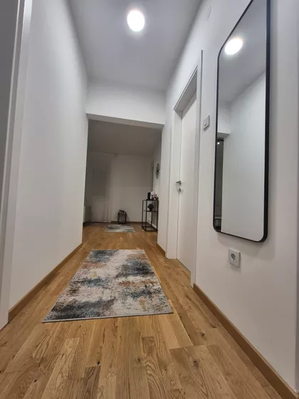 Dva Bela Goluba | 4zida.rs