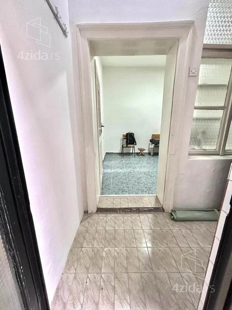 Lokal | 4zida