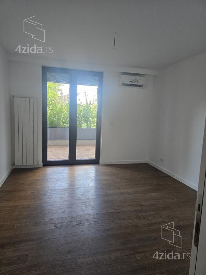 Bulevar Zona 3 - Prikaz 4