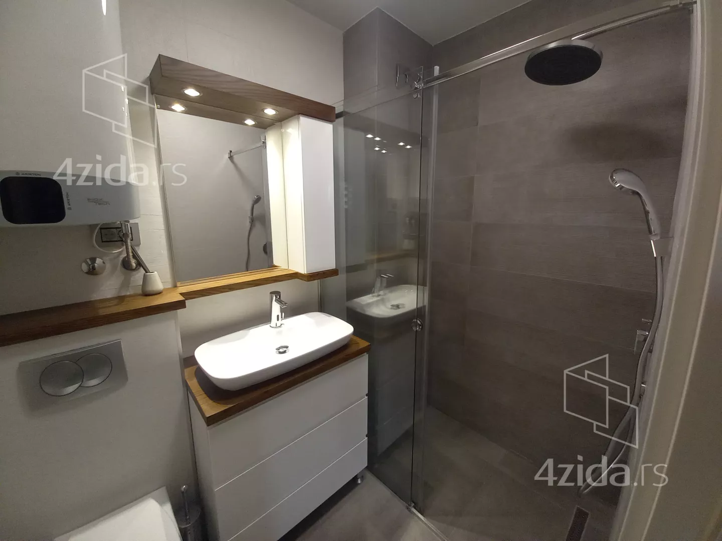 Petosoban stan | 4zida