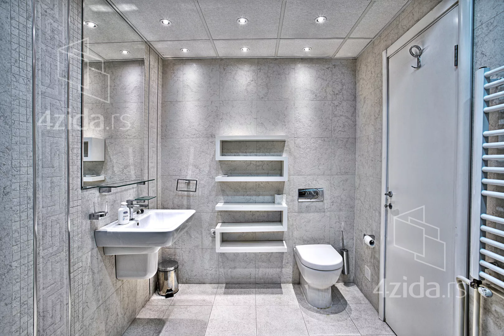 Petosoban stan | 4zida