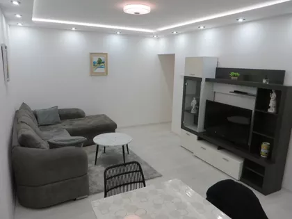 Ustanička | 4zida.rs